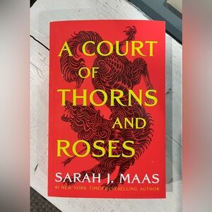 Sarah J. Maas - A Court of Thorns and Roses